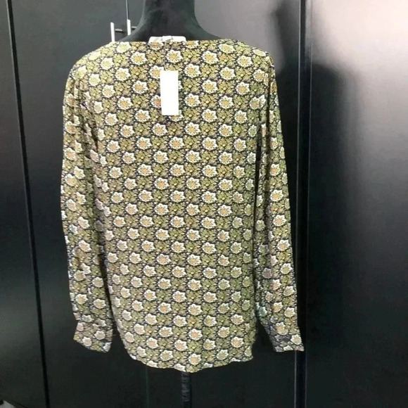 LOFT Square Neck floral print,loose fit,button cuffs,lightweight tan/navy blue - Picture 5 of 10